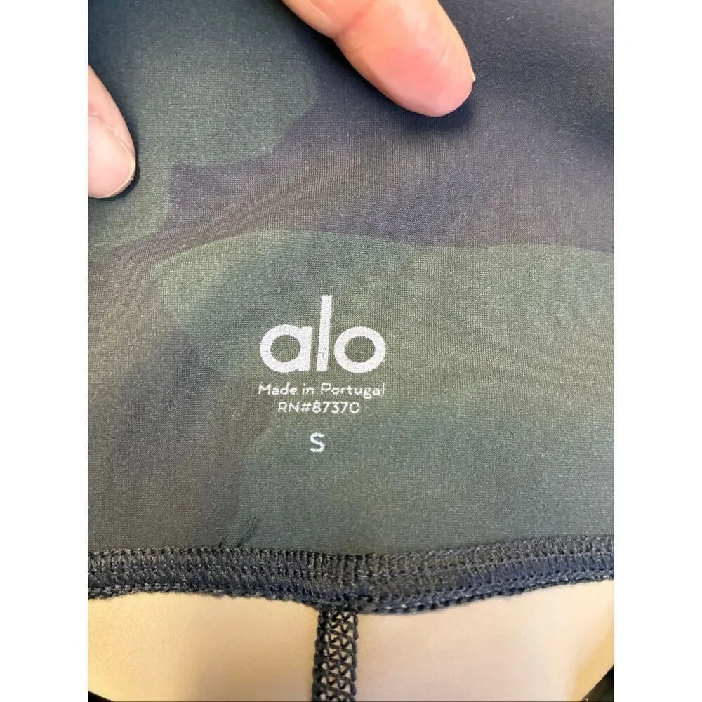 ALO Vapor Camo Leggings in Hunter Size S